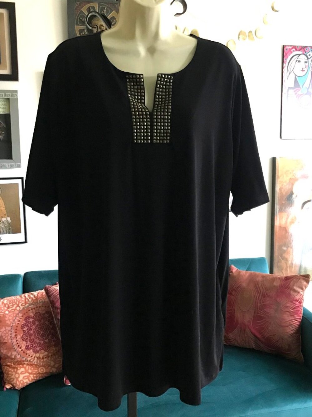 SUSAN GRAVER size 1X Black Stretch Liquid Knit Studded Split Neck Tunic Top